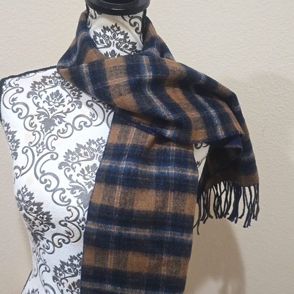 🎆 CHRISTIAN DIOR SCARF 🎆 - Picture 3 of 7